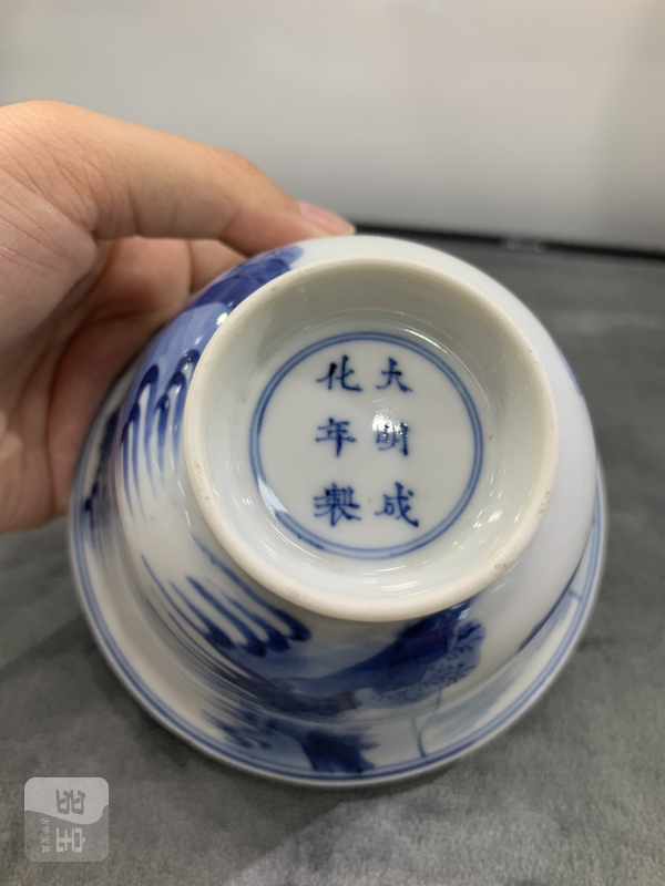 清康熙青花西厢记人物故事纹杯 - 图9